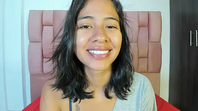 JuliKim  online show from 09/25/25, 12:44