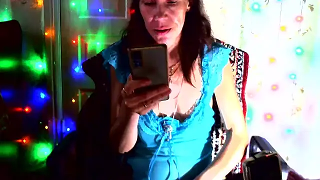 Snapshot of Ladywinter chatting on 06/15/26, 03:44 Ladywinter online show from 06/15/26, 03:44