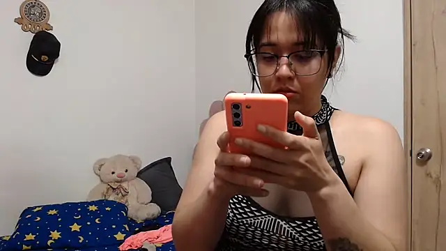 Snapshot of lady_hot2xx chatting on 06/23/26, 01:47 lady hot2xx online show from 06/23/26, 01:47