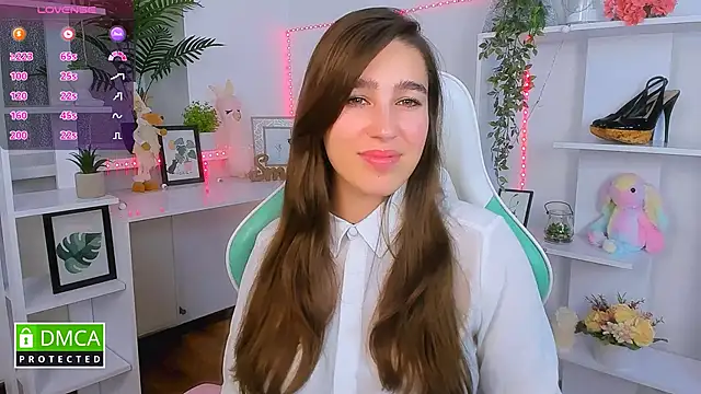  Eliizabeth  online show from 10/18/25, 08:44