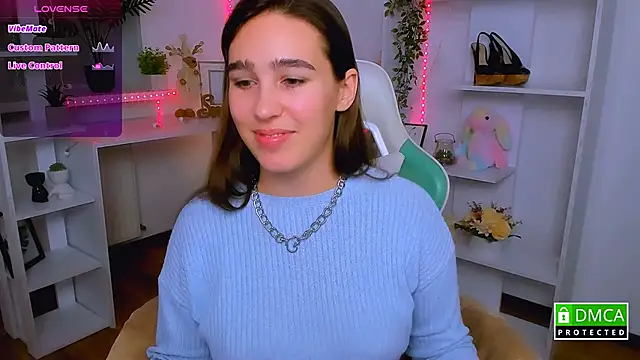  Eliizabeth  online show from 11/17/25, 09:52