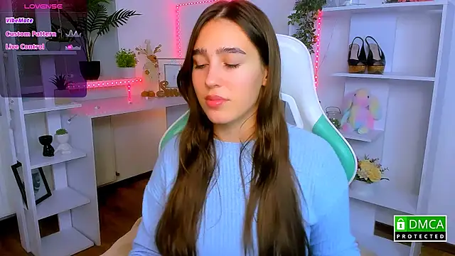  Eliizabeth  online show from 11/28/25, 09:26