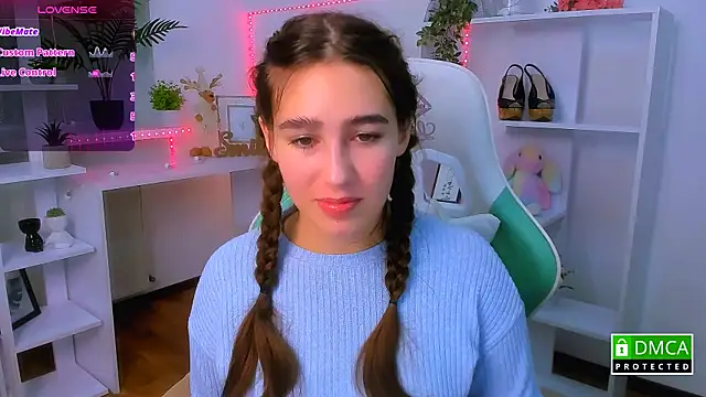  Eliizabeth  online show from 11/21/25, 10:31