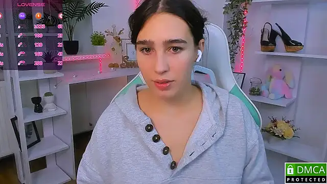  Eliizabeth  online show from 11/09/25, 09:52