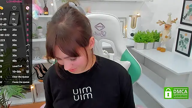  Eliizabeth  online show from 03/17/25, 12:21