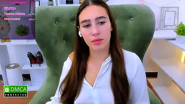  Eliizabeth  online show from 10/01/25, 08:24