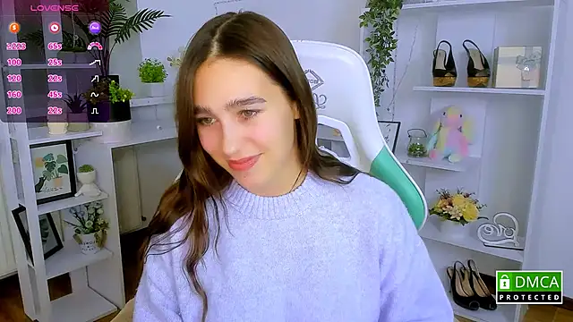  Eliizabeth  online show from 12/14/25, 09:20