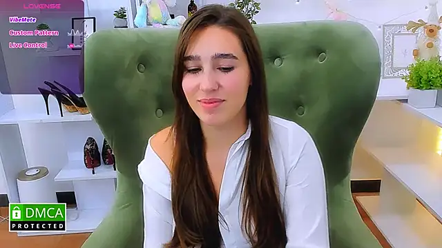  Eliizabeth  online show from 10/07/25, 09:16