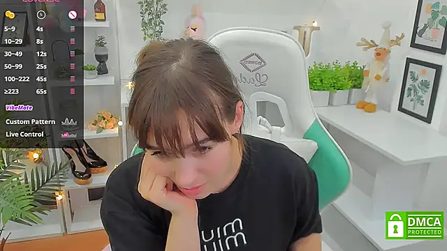  Eliizabeth  online show from 03/18/25, 03:45