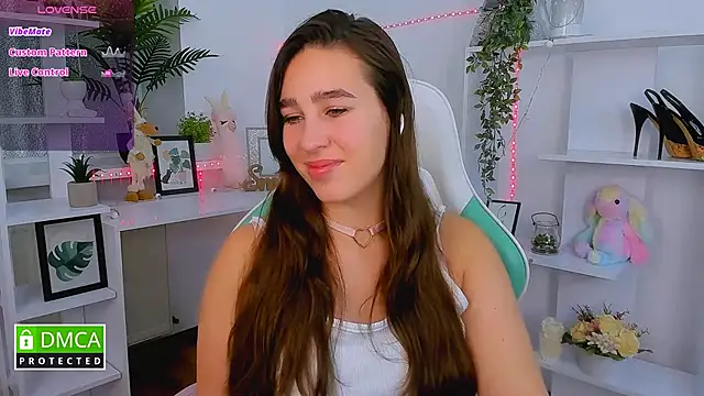  Eliizabeth  online show from 10/17/25, 08:54