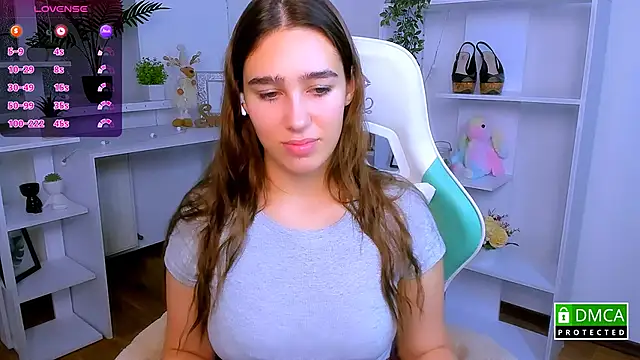  Eliizabeth  online show from 11/18/25, 11:15