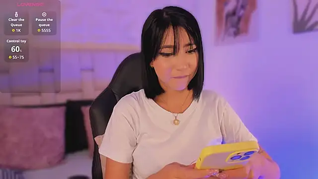 emma woods  online show from 10/16/25, 07:55