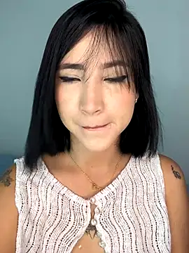 emma woods  online show from 10/29/25, 10:36