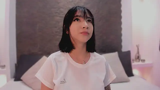 emma woods  online show from 10/19/25, 12:30