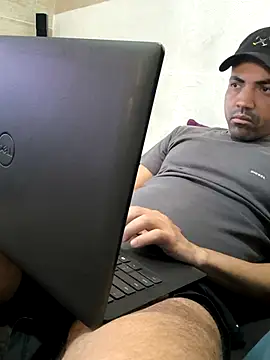 KingZilla2023 online show from 04/16/26, 07:14