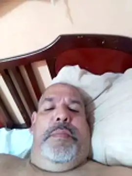 Snapshot of Cerebro77 chatting on 10/30/25, 04:11 Cerebro77 online show from 10/30/25, 04:11