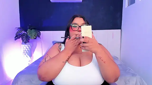 Snapshot of tifanny_bigboobs11 chatting on 06/21/26, 10:54 tifanny bigboobs11 online show from 06/21/26, 10:54