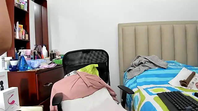 Chloemiller89 online show from 02/16/25, 12:19