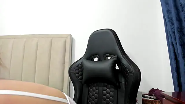 Chloemiller89 online show from 09/13/25, 12:21