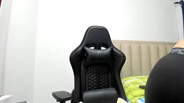 Chloemiller89 online show from 11/27/25, 09:59