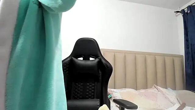 Chloemiller89 online show from 11/21/25, 11:59