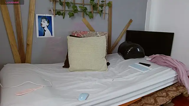 Snapshot of fem_boyxx chatting on 02/12/25, 03:16 fem boyxx online show from 02/12/25, 03:16
