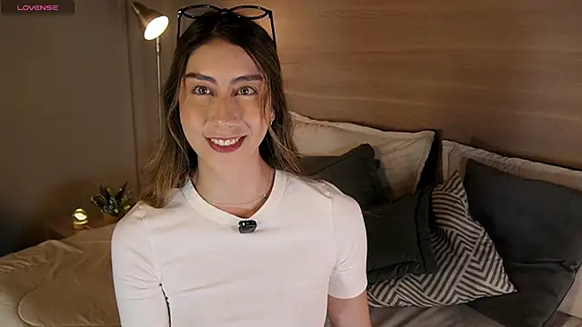 Snapshot of lua_ferch__ chatting on 02/13/26, 01:00 lua ferch online show from 02/13/26, 01:00