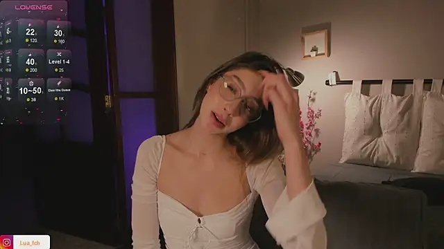 Snapshot of lua_ferch__ chatting on 02/28/25, 12:42 lua ferch online show from 02/28/25, 12:42