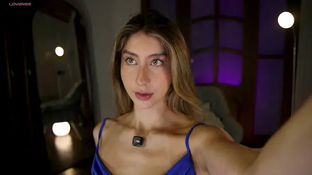 lua ferch   online show from 06/12/26, 01:42