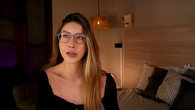 lua ferch   online show from 11/10/25, 01:05