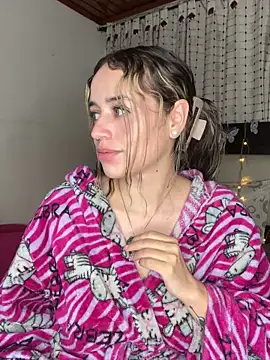 Snapshot of Natalia_Suarez chatting on 03/07/25, 10:02 Natalia Suarez online show from 03/07/25, 10:02