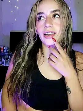 Snapshot of Natalia_Suarez chatting on 12/29/24, 03:33 Natalia Suarez online show from 12/29/24, 03:33