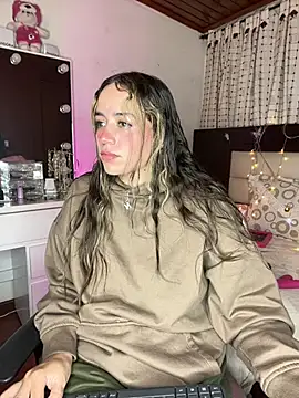 Snapshot of Natalia_Suarez chatting on 03/07/25, 03:51 Natalia Suarez online show from 03/07/25, 03:51