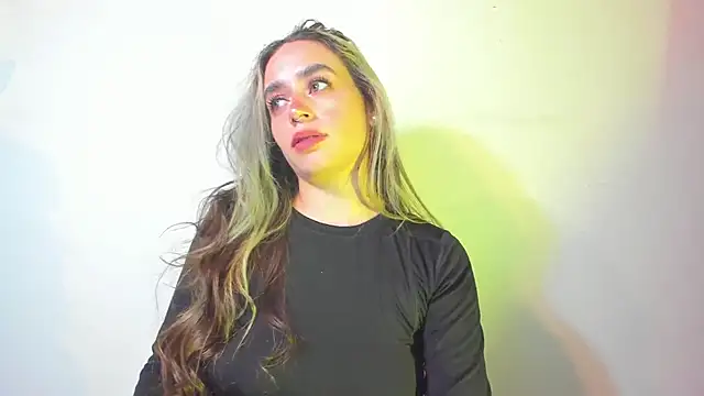 Snapshot of Natalia_Suarez chatting on 10/02/25, 02:15 Natalia Suarez online show from 10/02/25, 02:15