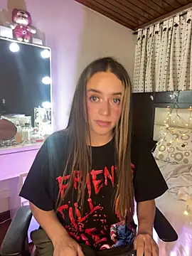 Snapshot of Natalia_Suarez chatting on 02/25/25, 03:52 Natalia Suarez online show from 02/25/25, 03:52