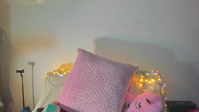 Snapshot of Natalia_Suarez chatting on 09/18/25, 02:14 Natalia Suarez online show from 09/18/25, 02:14