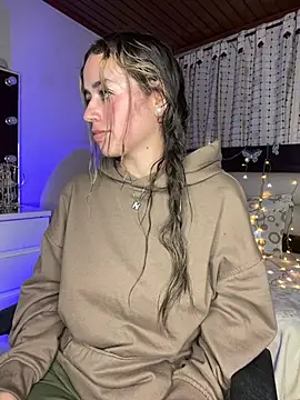 Snapshot of Natalia_Suarez chatting on 03/07/25, 06:57 Natalia Suarez online show from 03/07/25, 06:57