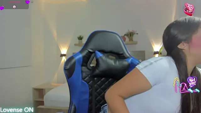 nataly rodri online show from 02/13/26, 01:49