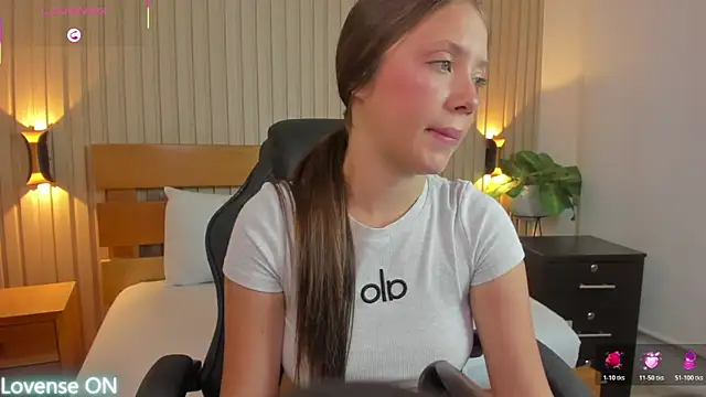 nataly rodri online show from 11/28/25, 02:12