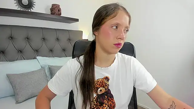 nataly rodri online show from 10/20/25, 07:36