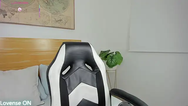 nataly rodri online show from 11/15/25, 02:26