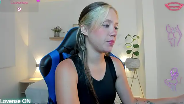 Snapshot of nataly_rodri chatting on 04/29/26, 02:05 nataly rodri online show from 04/29/26, 02:05