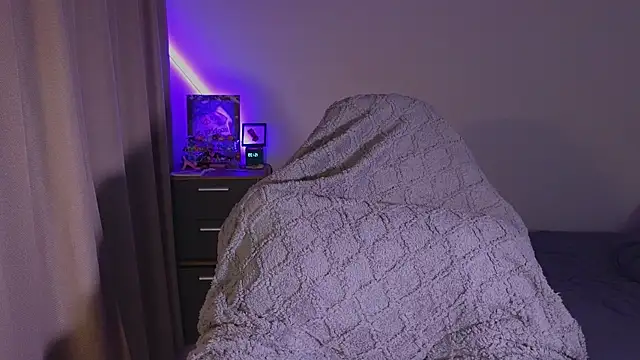 shey1i online show from 11/30/25, 12:39