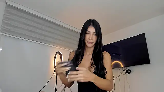 Snapshot of GarciaMilu chatting on 02/05/25, 01:37 GarciaMilu online show from 02/05/25, 01:37