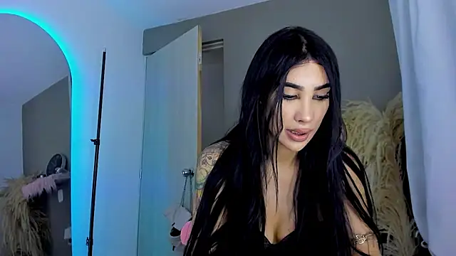 Snapshot of GarciaMilu chatting on 11/28/25, 02:23 GarciaMilu online show from 11/28/25, 02:23