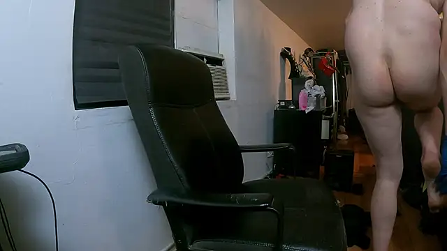Snapshot of leanjamesdean chatting on 02/19/25, 02:23 leanjamesdean online show from 02/19/25, 02:23