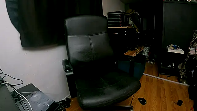 Snapshot of leanjamesdean chatting on 10/18/25, 06:26 leanjamesdean online show from 10/18/25, 06:26