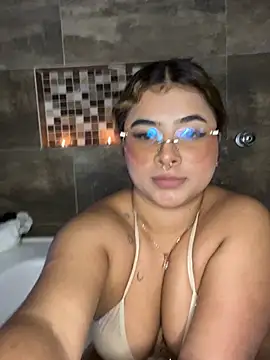 Snapshot of AliiceBrown_ chatting on 02/15/26, 11:03 AliiceBrown online show from 02/15/26, 11:03