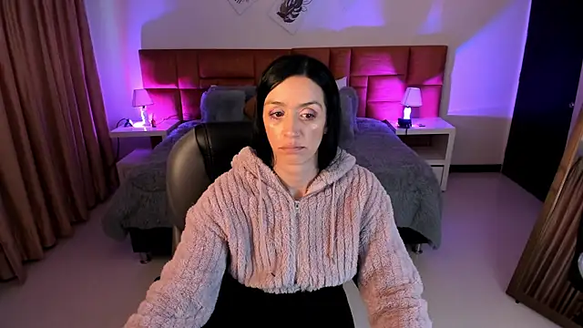 Kristen Garner online show from 10/21/25, 08:08