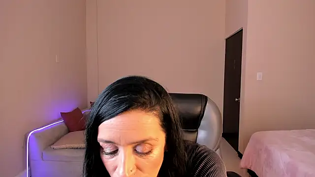Kristen Garner online show from 05/25/26, 08:18